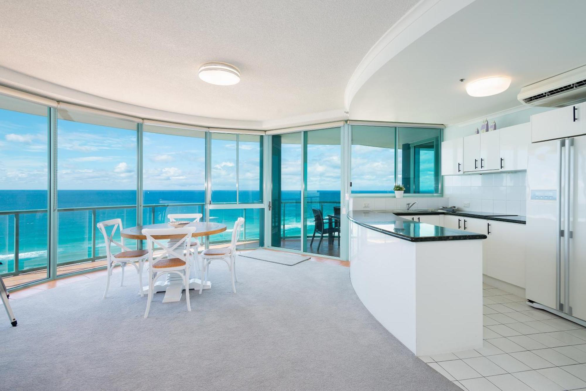 The Waterford On Main Beach Gold Coast Exterior photo